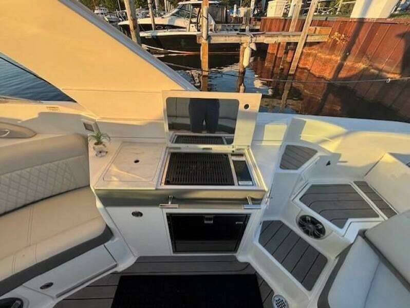 35ft Sea Ray Yacht For Sale