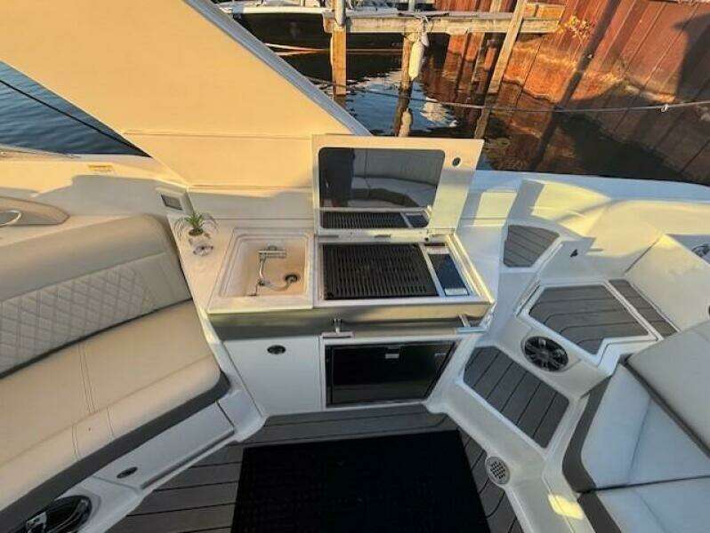 35ft Sea Ray Yacht For Sale