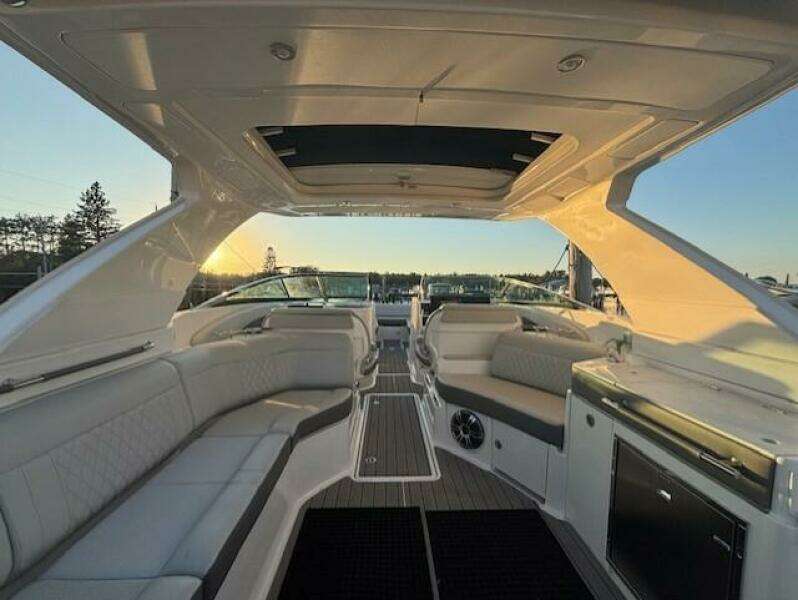 35ft Sea Ray Yacht For Sale
