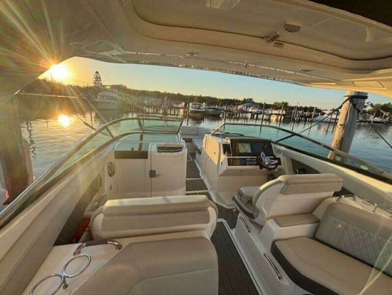 35ft Sea Ray Yacht For Sale