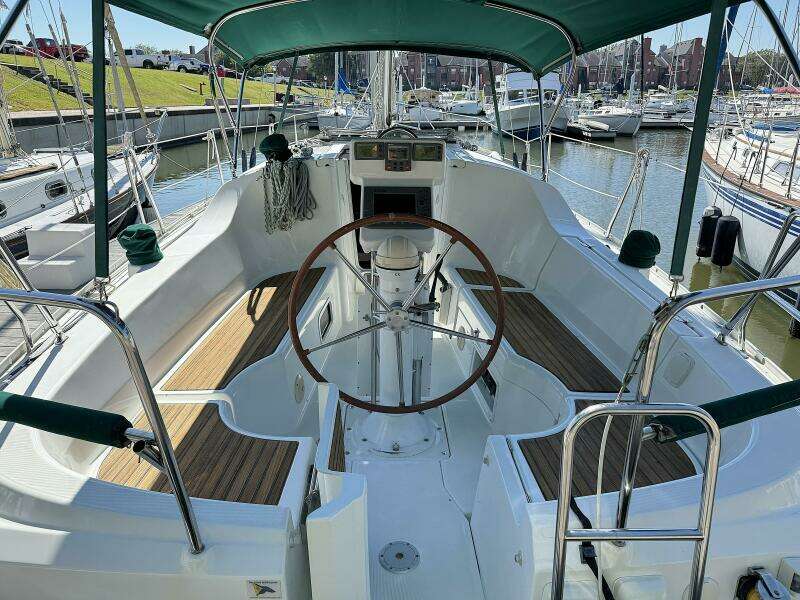 Kismet 32ft Beneteau Yacht For Sale