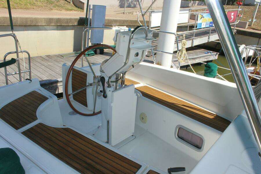 Kismet 32ft Beneteau Yacht For Sale