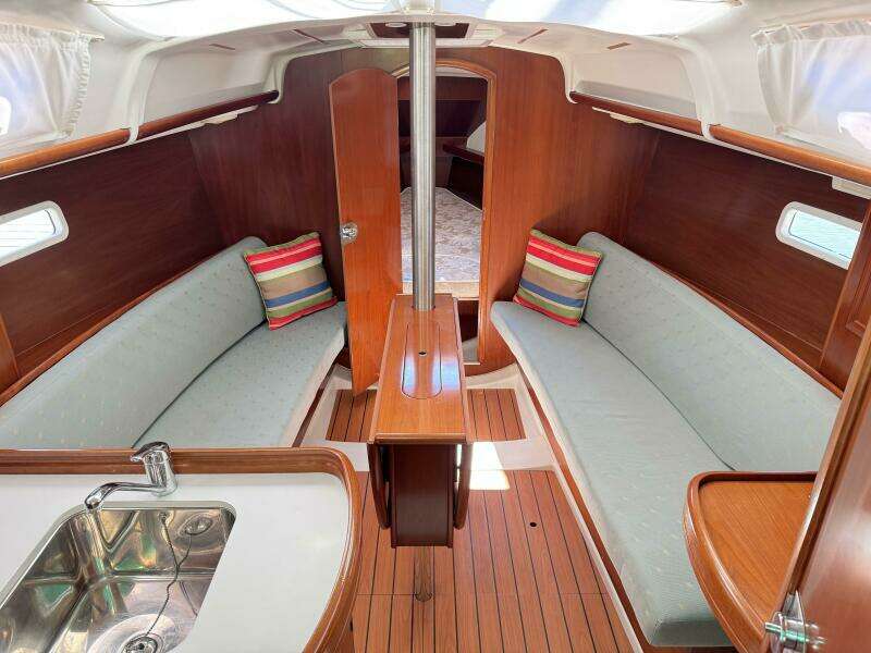 Kismet 32ft Beneteau Yacht For Sale