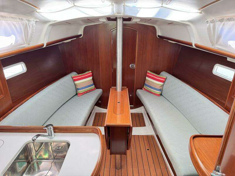 Kismet 32ft Beneteau Yacht For Sale