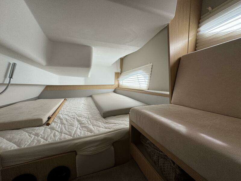 33ft Sealine Yacht For Sale