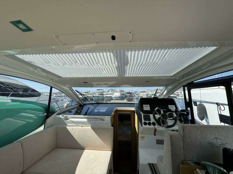 33ft Sealine Yacht For Sale