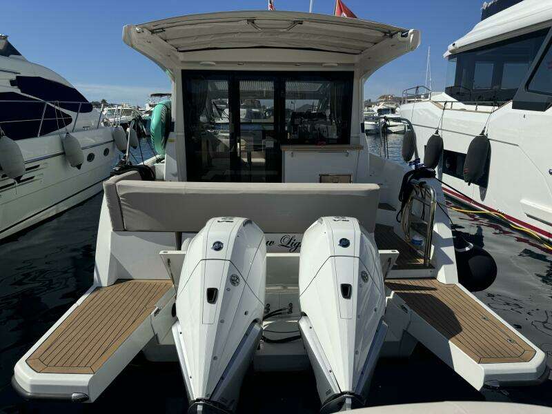 33ft Sealine Yacht For Sale