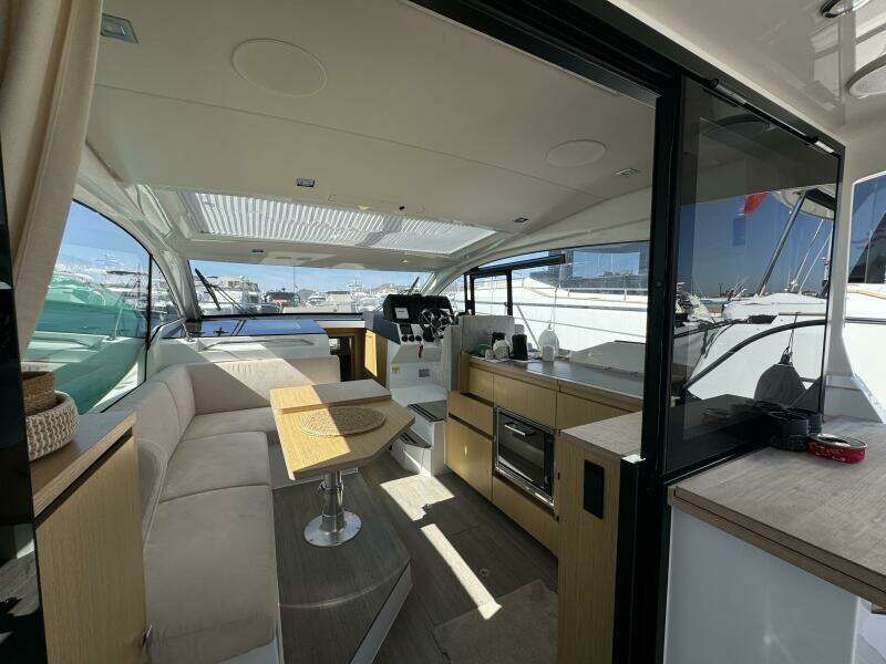 33ft Sealine Yacht For Sale