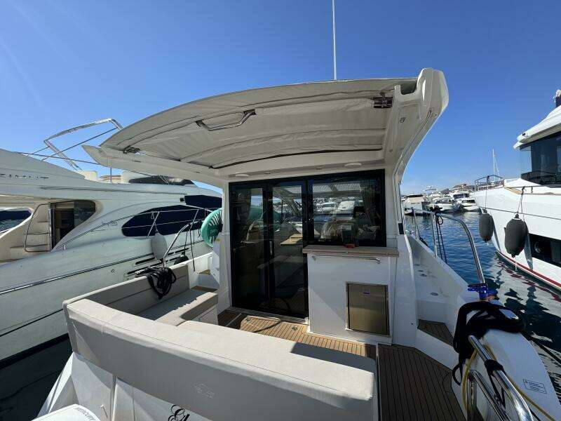 33ft Sealine Yacht For Sale