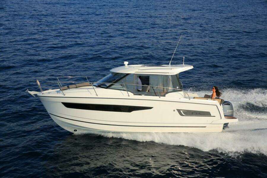 29ft Jeanneau Yacht For Sale