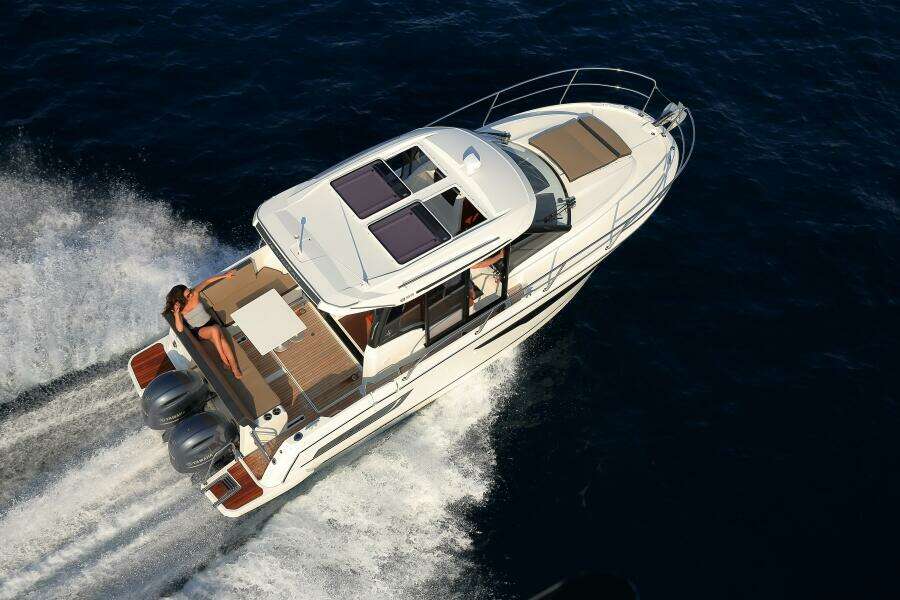 29ft Jeanneau Yacht For Sale