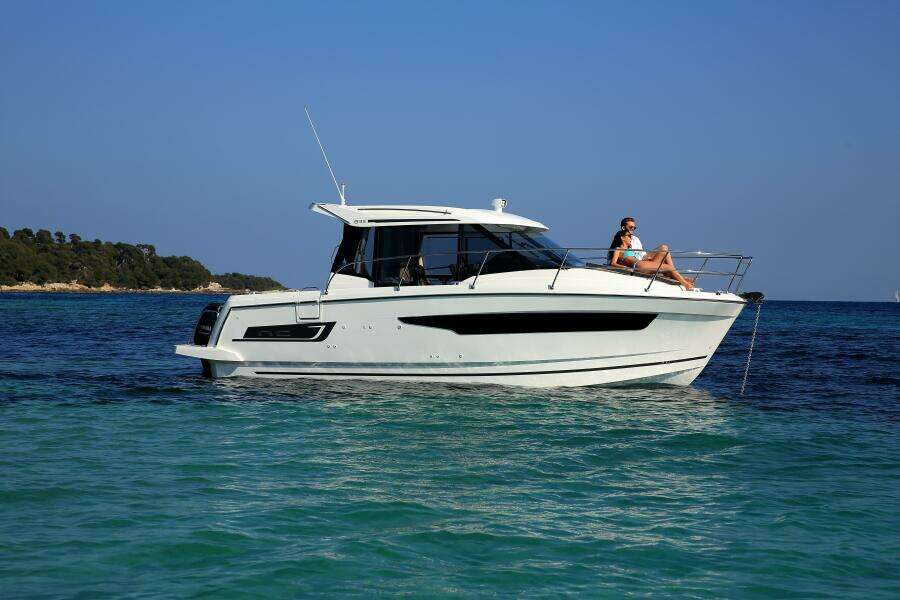 29ft Jeanneau Yacht For Sale