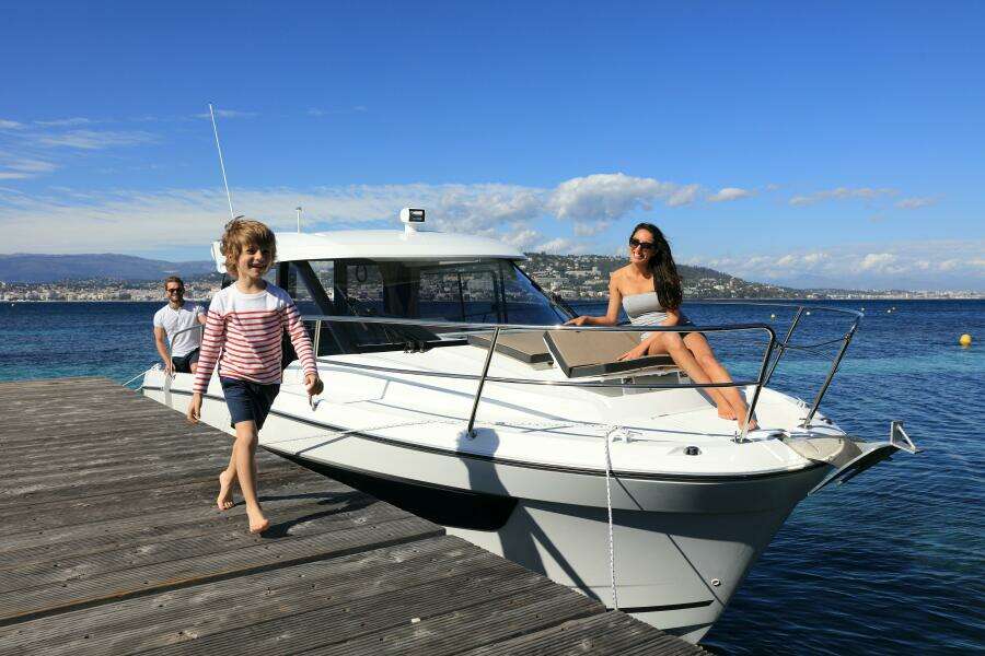 29ft Jeanneau Yacht For Sale