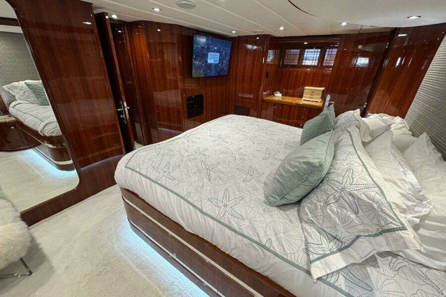 ALENIEL 87ft Johnson Yacht For Sale