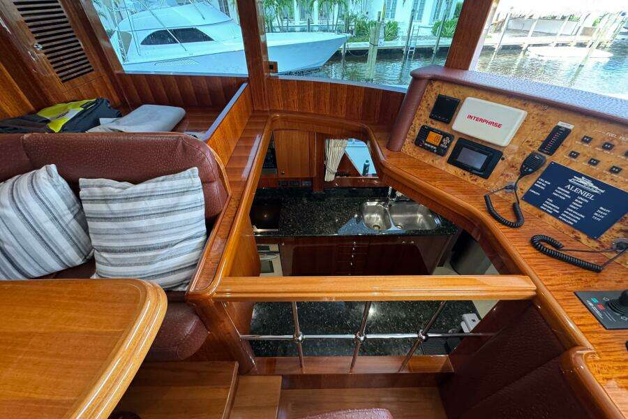 ALENIEL 87ft Johnson Yacht For Sale