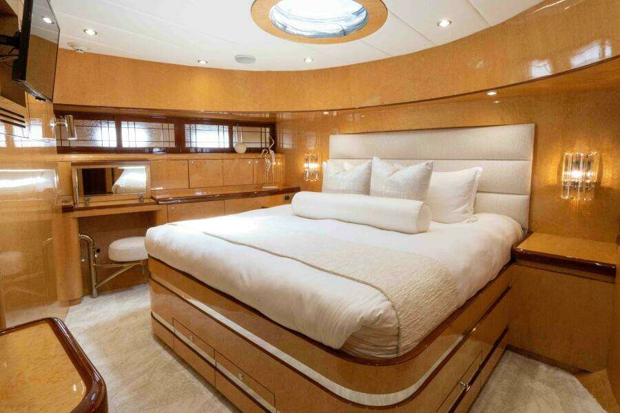 ALENIEL 87ft Johnson Yacht For Sale
