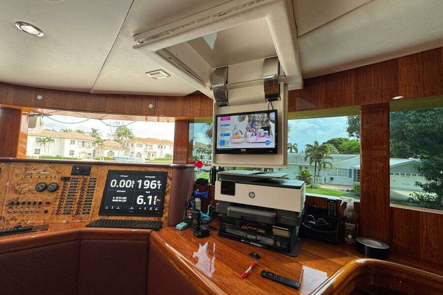 ALENIEL 87ft Johnson Yacht For Sale