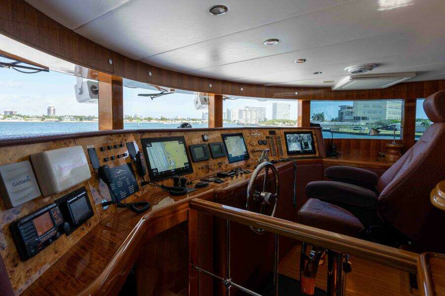 ALENIEL 87ft Johnson Yacht For Sale