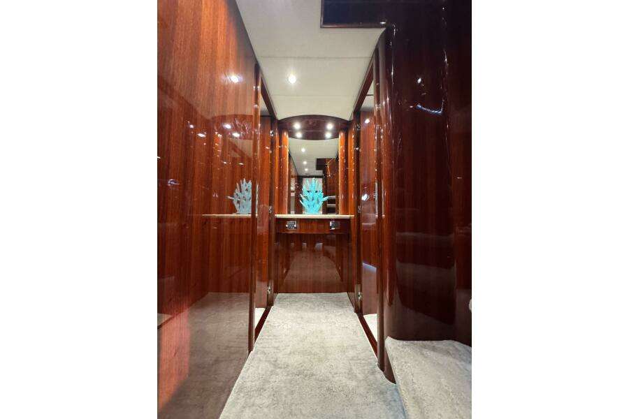 ALENIEL 87ft Johnson Yacht For Sale
