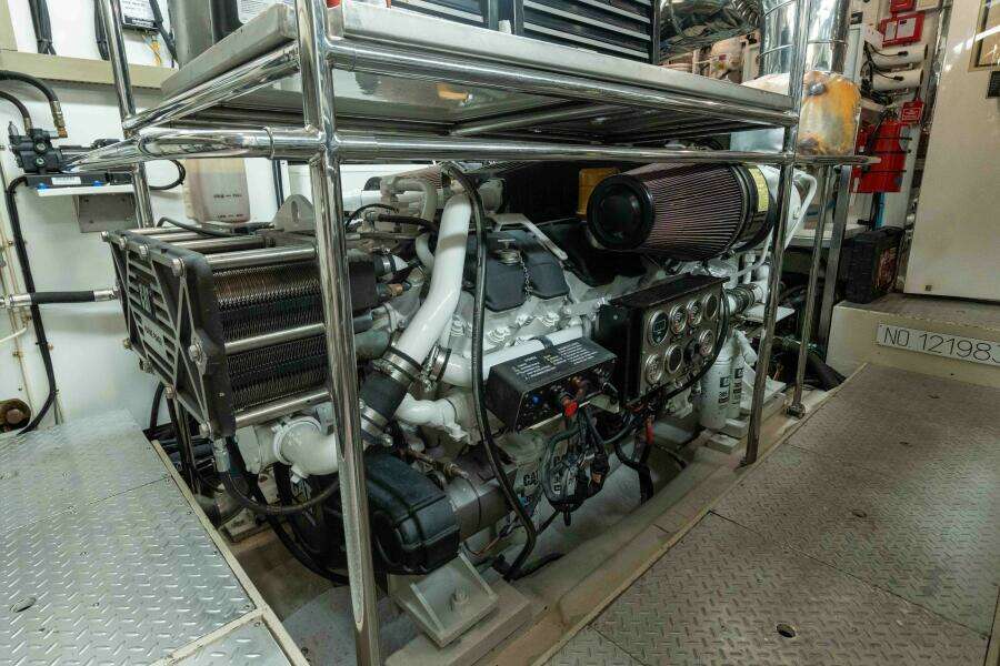 ALENIEL 87ft Johnson Yacht For Sale