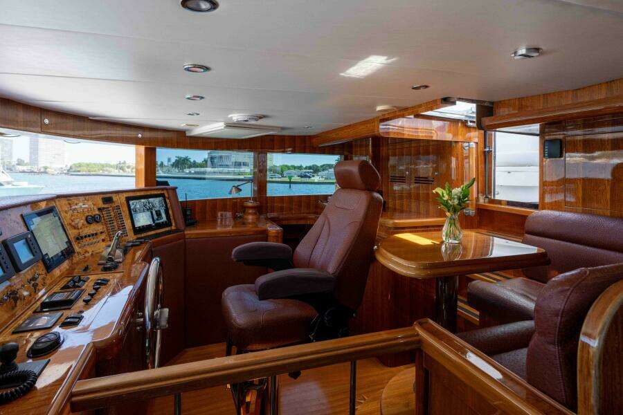 ALENIEL 87ft Johnson Yacht For Sale