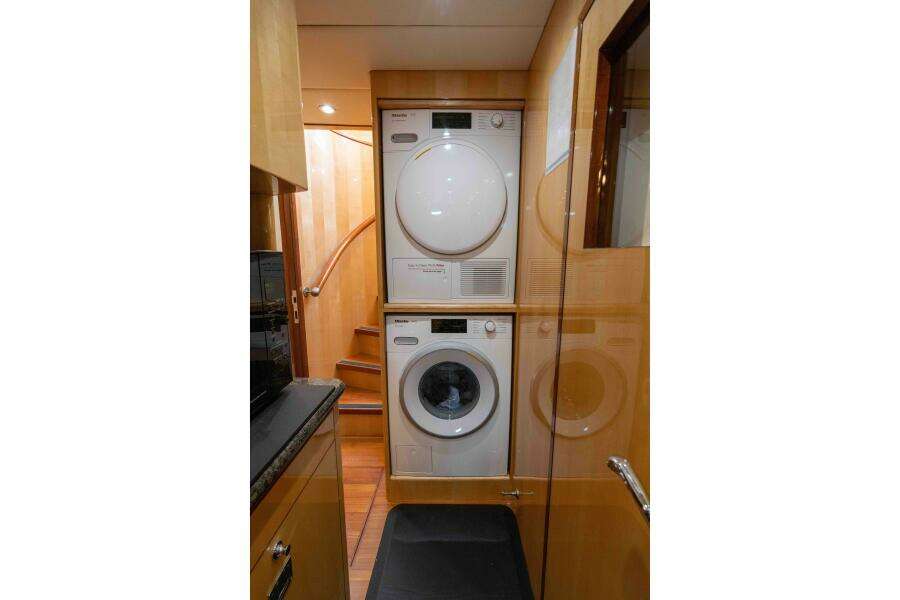 ALENIEL 87ft Johnson Yacht For Sale