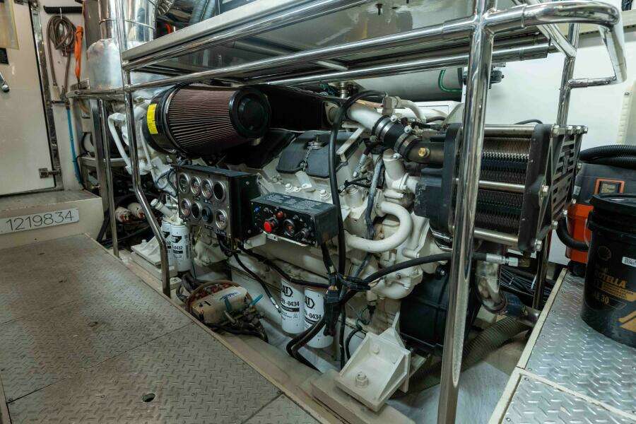 ALENIEL 87ft Johnson Yacht For Sale
