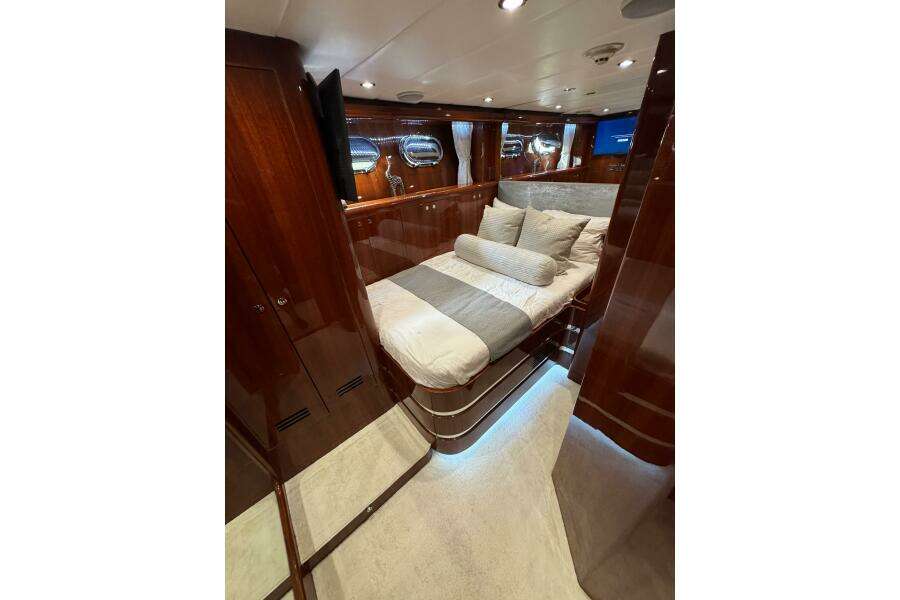ALENIEL 87ft Johnson Yacht For Sale
