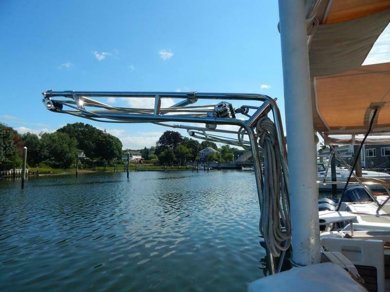 37' 2004 Beneteau 373