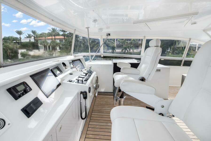 JUS CHILL N 84ft Cheoy Lee Yacht For Sale JUS CHILL N 84ft Cheoy Lee Yacht For Sale