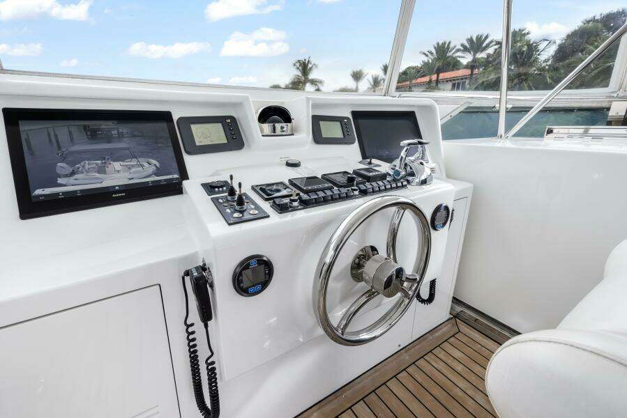 JUS CHILL N 84ft Cheoy Lee Yacht For Sale JUS CHILL N 84ft Cheoy Lee Yacht For Sale