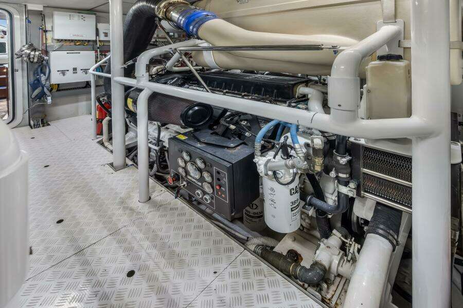 JUS CHILL N 84ft Cheoy Lee Yacht For Sale JUS CHILL N 84ft Cheoy Lee Yacht For Sale