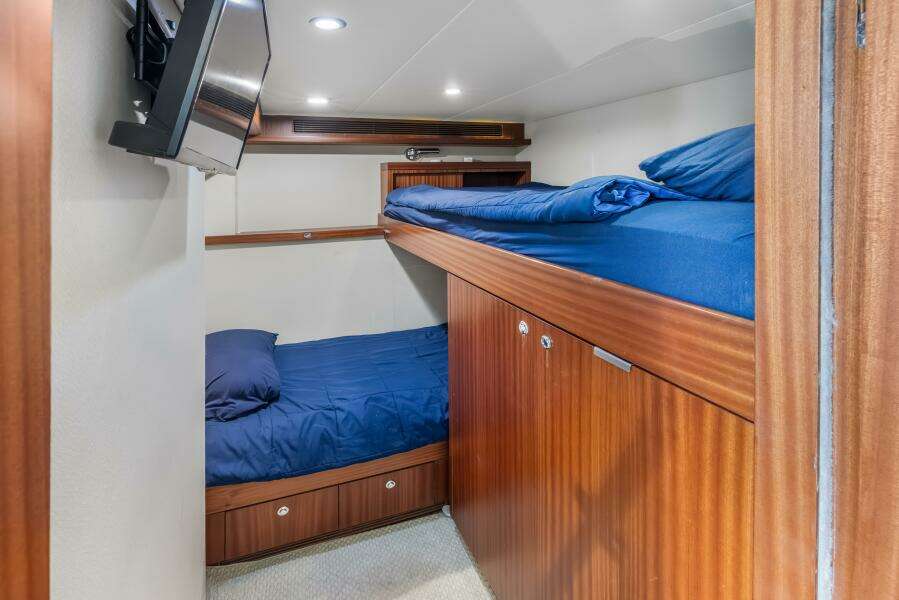 JUS CHILL N 84ft Cheoy Lee Yacht For Sale JUS CHILL N 84ft Cheoy Lee Yacht For Sale