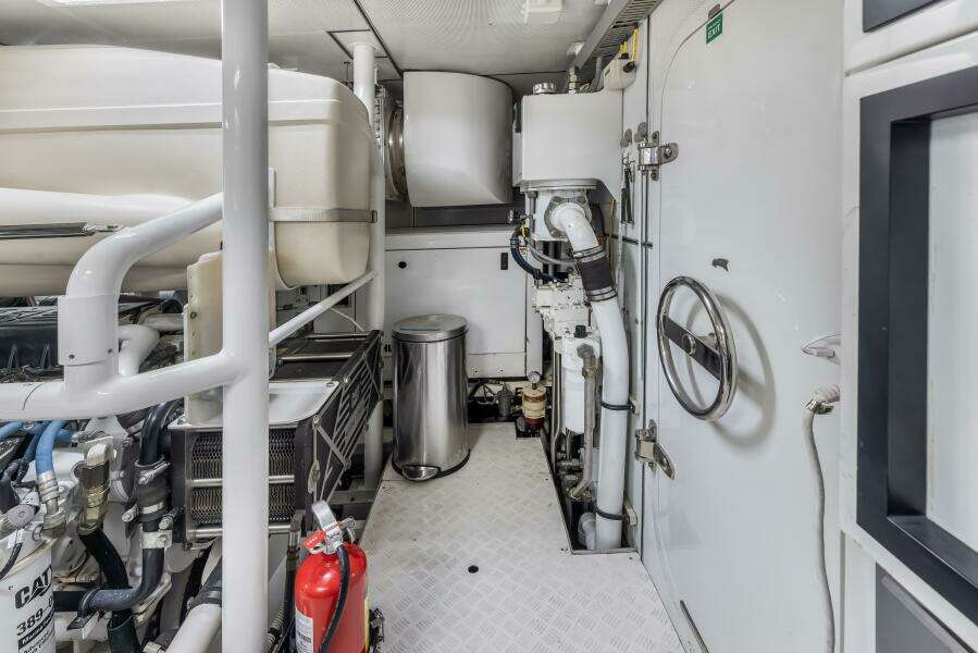 JUS CHILL N 84ft Cheoy Lee Yacht For Sale JUS CHILL N 84ft Cheoy Lee Yacht For Sale