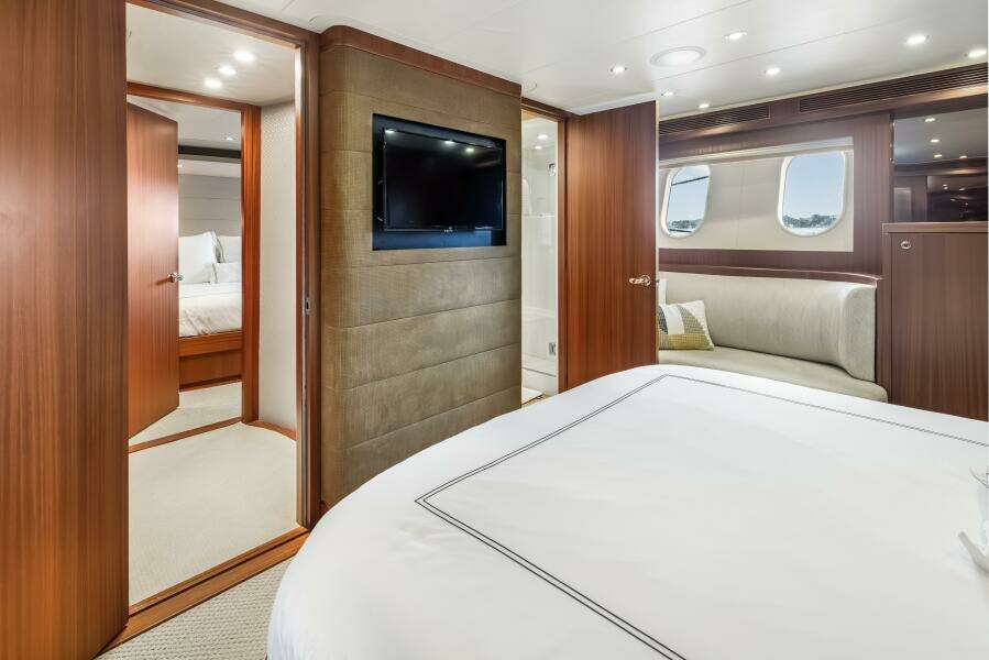 JUS CHILL N 84ft Cheoy Lee Yacht For Sale JUS CHILL N 84ft Cheoy Lee Yacht For Sale