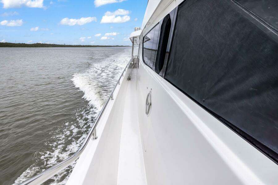 JUS CHILL N 84ft Cheoy Lee Yacht For Sale JUS CHILL N 84ft Cheoy Lee Yacht For Sale