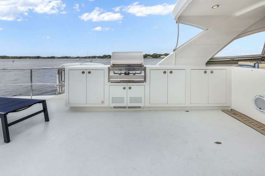 JUS CHILL N 84ft Cheoy Lee Yacht For Sale JUS CHILL N 84ft Cheoy Lee Yacht For Sale