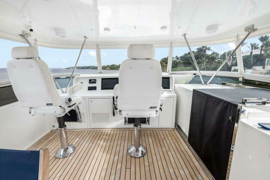 JUS CHILL N 84ft Cheoy Lee Yacht For Sale JUS CHILL N 84ft Cheoy Lee Yacht For Sale