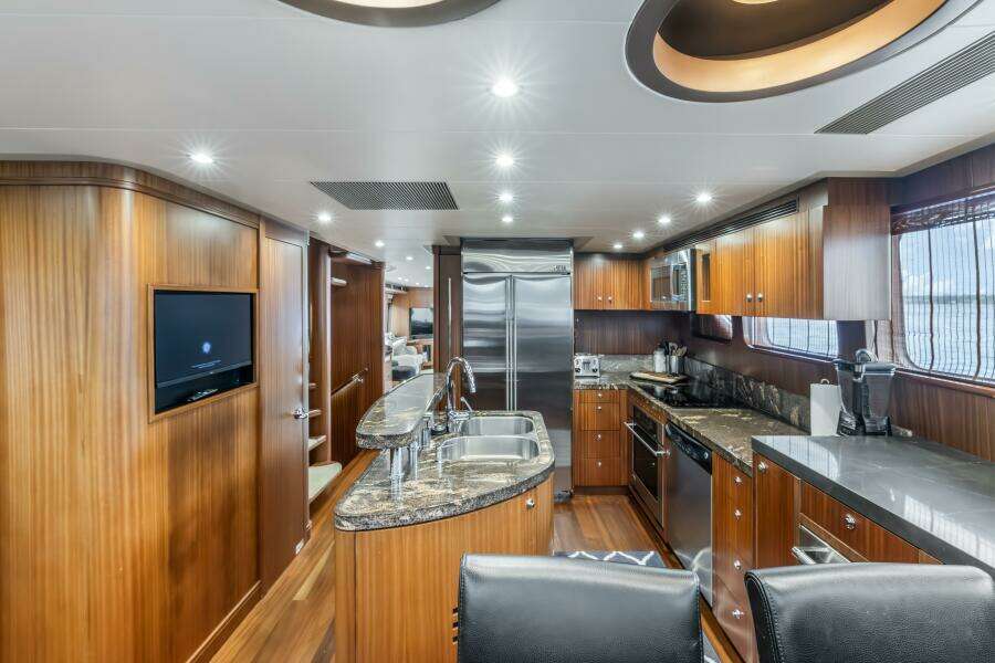 JUS CHILL N 84ft Cheoy Lee Yacht For Sale JUS CHILL N 84ft Cheoy Lee Yacht For Sale