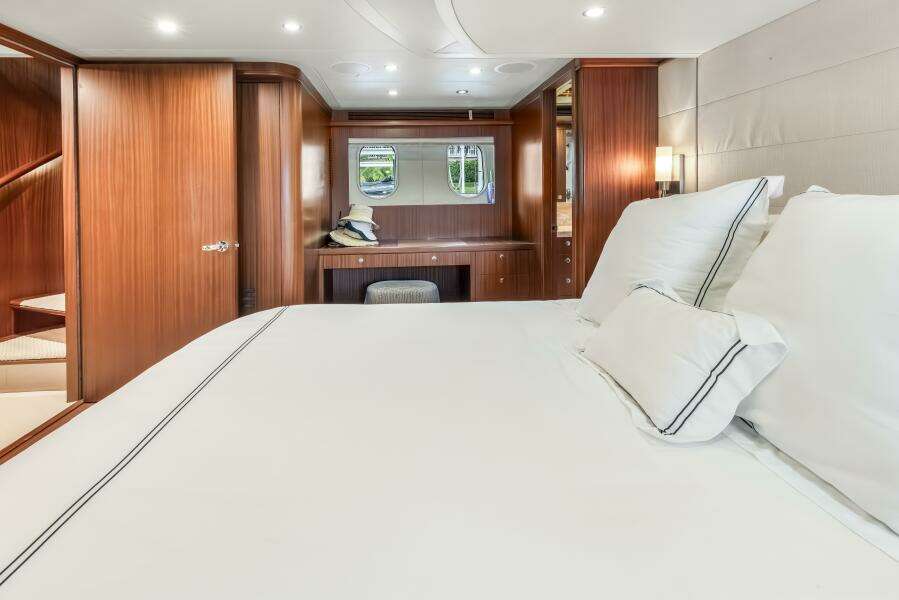 JUS CHILL N 84ft Cheoy Lee Yacht For Sale JUS CHILL N 84ft Cheoy Lee Yacht For Sale