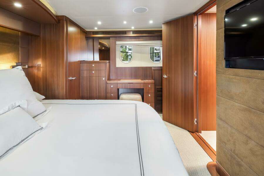 JUS CHILL N 84ft Cheoy Lee Yacht For Sale JUS CHILL N 84ft Cheoy Lee Yacht For Sale