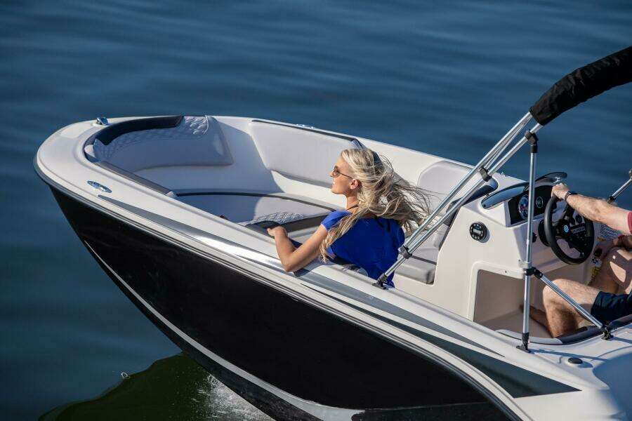 15ft Bayliner Yacht For Sale