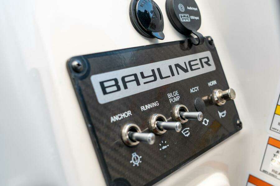 15ft Bayliner Yacht For Sale