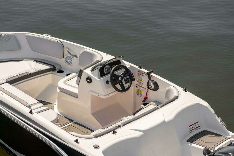 15ft Bayliner Yacht For Sale