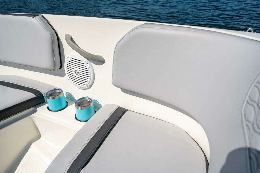15ft Bayliner Yacht For Sale