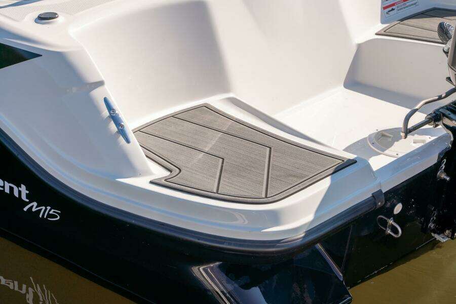 15ft Bayliner Yacht For Sale