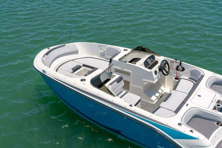 17ft Bayliner Yacht For Sale