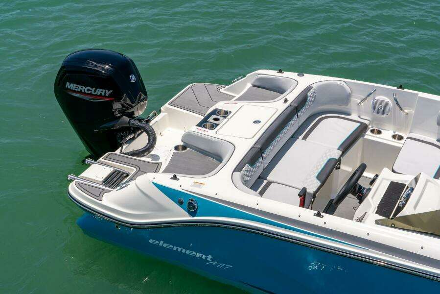 17ft Bayliner Yacht For Sale