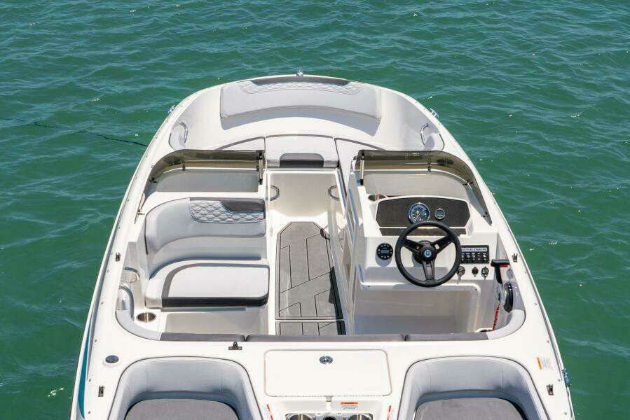 17ft Bayliner Yacht For Sale