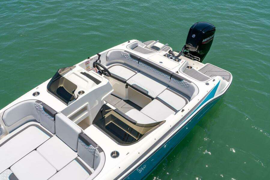 17ft Bayliner Yacht For Sale